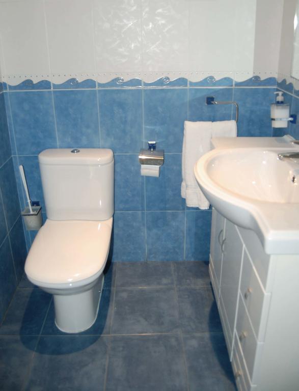 Hostal Los Claveles Torrejón de Ardoz Dış mekan fotoğraf